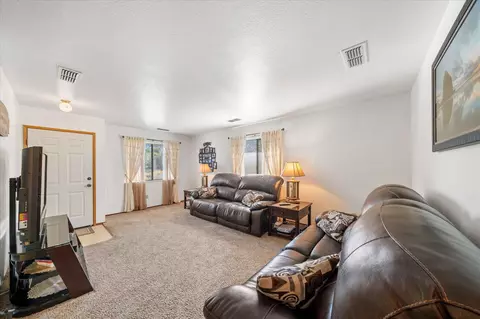 1347 Woodside Meadows Dr, Redding, CA 96002 photo 5