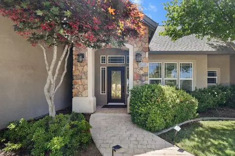 Exterior - 1568 Bantry Ct, Redding, CA 96001 photo 3 of 7