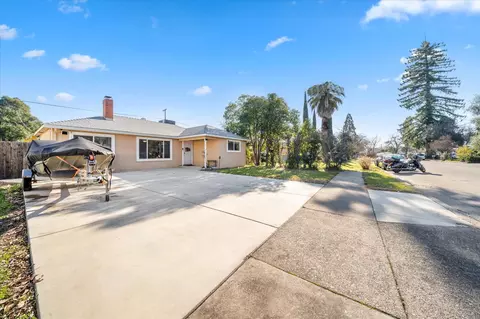 Exterior - 4627 Harrison Ave, Redding, CA 96001 photo 2 of 9