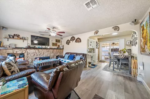 Living - 4627 Harrison Ave, Redding, CA 96001 photo 1 of 1