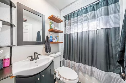 Bath - 4627 Harrison Ave, Redding, CA 96001 photo 1 of 1