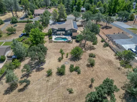 View/Area - 8928 Olney Park Dr, Redding, CA 96001 photo 3 of 4