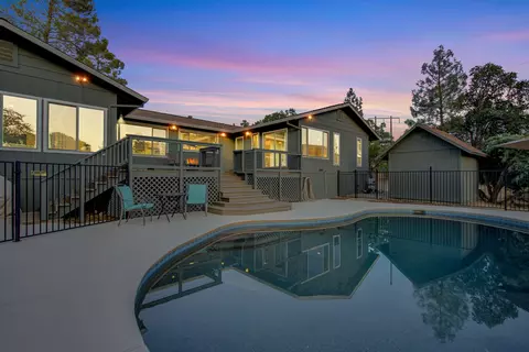 Exterior - 8928 Olney Park Dr, Redding, CA 96001 photo 5 of 12