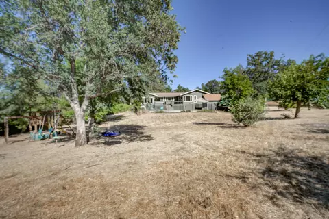Exterior - 8928 Olney Park Dr, Redding, CA 96001 photo 11 of 12