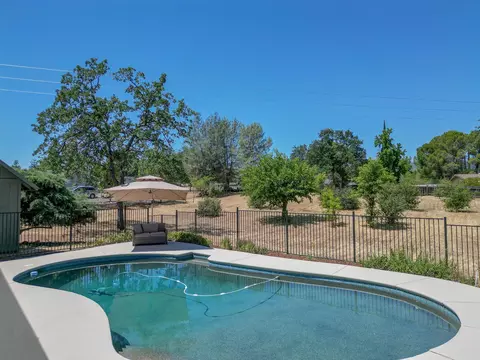 Exterior - 8928 Olney Park Dr, Redding, CA 96001 photo 4 of 12