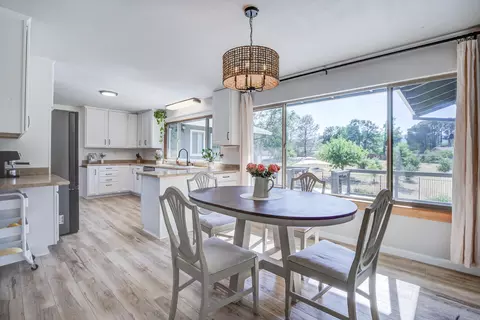 Dining - 8928 Olney Park Dr, Redding, CA 96001 photo 3 of 3