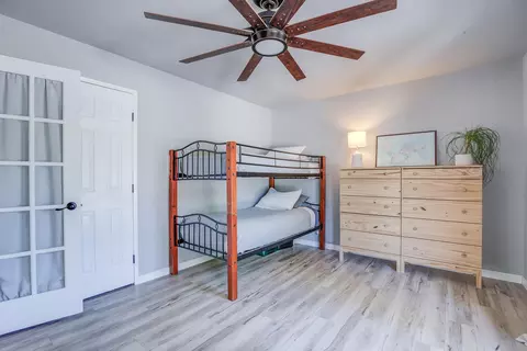 Bedroom - 8928 Olney Park Dr, Redding, CA 96001 photo 2 of 11