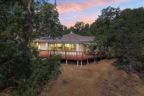 9754 Oak Run Rd, Oak Run, CA 96069