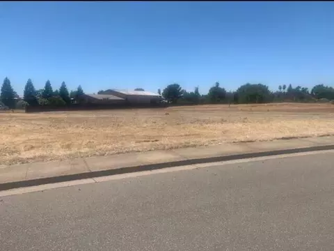 7510 Lockheed Dr, Redding, CA 96002 photo 2