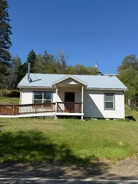 450 Oregon St, Weaverville, CA 96093