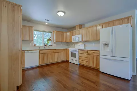 43050 Shoshoni Loop, Fall River Mills, CA 96028 photo 14
