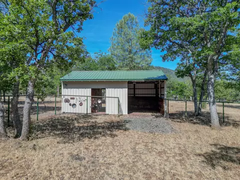 43050 Shoshoni Loop, Fall River Mills, CA 96028 photo 5