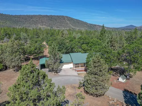 43050 Shoshoni Loop, Fall River Mills, CA 96028 photo 2