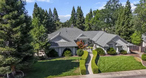 2608 La Rinconada Pl, Redding, CA 96002 photo 1