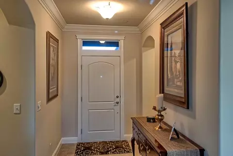 723 Rogue River Way, Redding, CA 96003 photo 2
