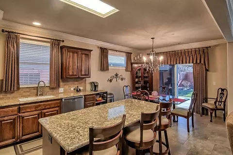 723 Rogue River Way, Redding, CA 96003 photo 9