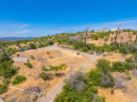 10220 Kangaroo Mine Rd, Redding, CA 96001