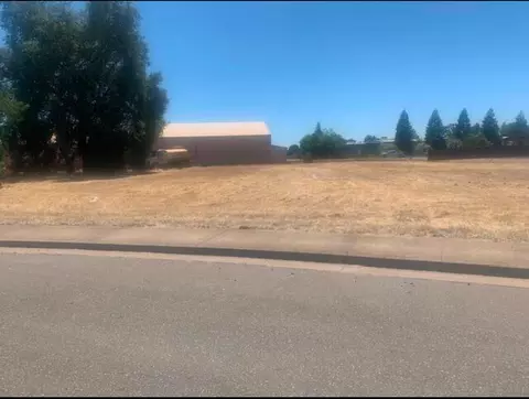 7540 Lockheed Dr, Redding, CA 96002 photo 2