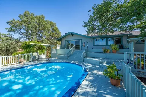 8828 Sun Valley Dr, Palo Cedro, CA 96073