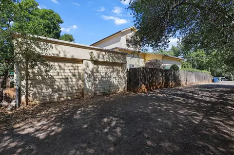 Exterior - 2155 2157 Butte St, Redding, CA 96003 photo 6 of 40
