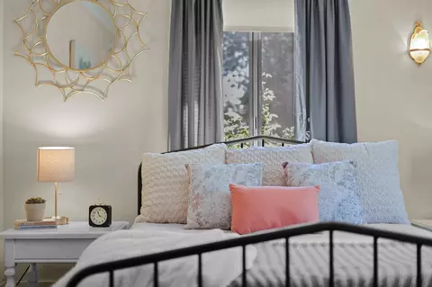 Bedroom - 2155 2157 Butte St, Redding, CA 96003 photo 1 of 13