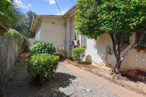 Exterior - 2155 2157 Butte St, Redding, CA 96003 photo 36 of 40