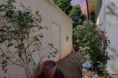 Exterior - 2155 2157 Butte St, Redding, CA 96003 photo 3 of 40