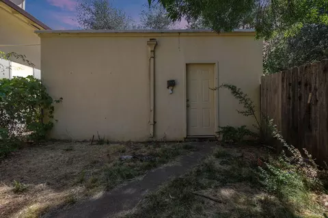 Exterior - 2155 2157 Butte St, Redding, CA 96003 photo 11 of 40
