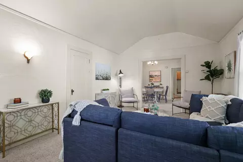 Living - 2155 2157 Butte St, Redding, CA 96003 photo 6 of 8