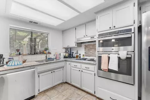 Kitchen - 711 Teakwood Dr, Redding, CA 96003 photo 2 of 2