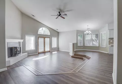Living - 1633 Wee Burn Ct, Redding, CA 96003 photo 1 of 7