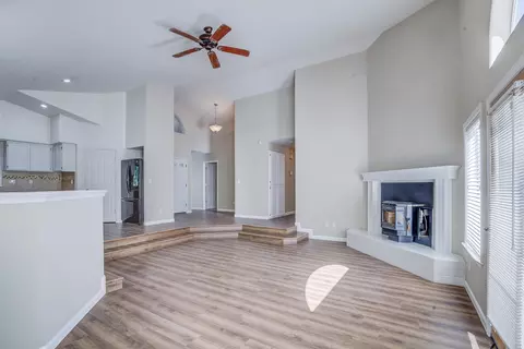Living - 1633 Wee Burn Ct, Redding, CA 96003 photo 5 of 7