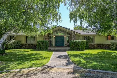25185 66th Ave, Los Molinos, CA 96055