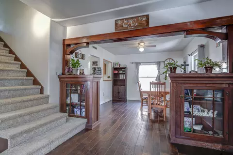 Entry Way - 421 Lincoln St, Red Bluff, CA 96080 photo 2 of 2