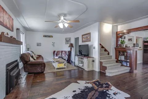 Living - 421 Lincoln St, Red Bluff, CA 96080 photo 1 of 2