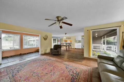 935 Hallmark Dr, Redding, CA 96001 photo 5