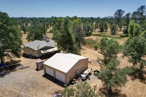 View/Area - 21217 Falling Oaks Rd, Redding, CA 96003 photo 1 of 3
