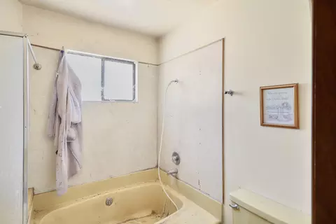 Bath - 21217 Falling Oaks Rd, Redding, CA 96003 photo 2 of 2