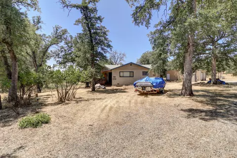 Exterior - 21217 Falling Oaks Rd, Redding, CA 96003 photo 4 of 4