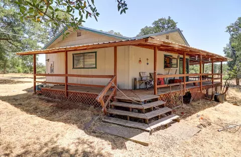 21217 Falling Oaks Rd, Redding, CA 96003
