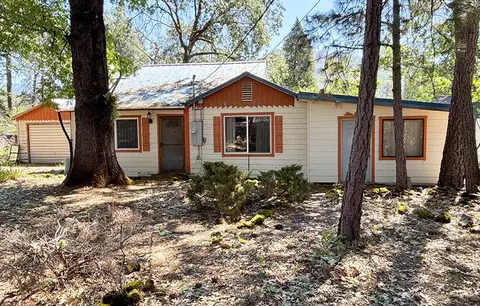 21423 Chamberlain St, Lakehead, CA 96051