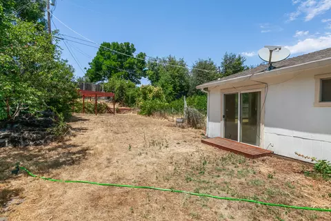 Exterior - 1310 Hemlock Ave, Anderson, CA 96007 photo 2 of 3