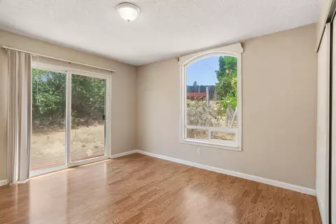 Bedroom - 1310 Hemlock Ave, Anderson, CA 96007 photo 3 of 4