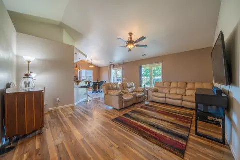 3388 Oak St, Anderson, CA 96007 photo 5