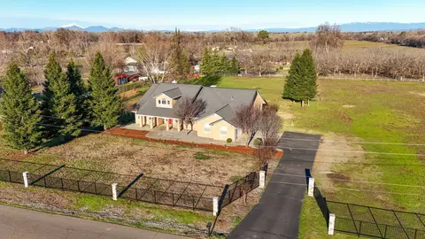 View/Area - 3010 Mateo Ct, Anderson, CA 96007 photo 5 of 10