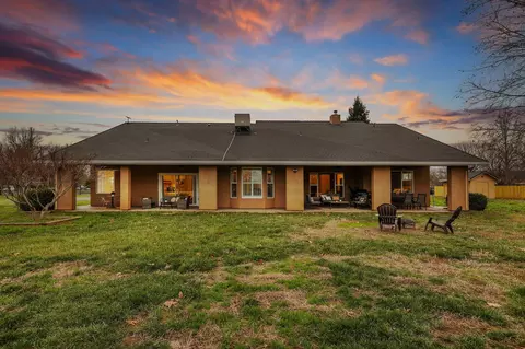 Exterior - 3010 Mateo Ct, Anderson, CA 96007 photo 4 of 13