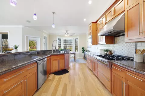 Kitchen - 3010 Mateo Ct, Anderson, CA 96007 photo 6 of 6
