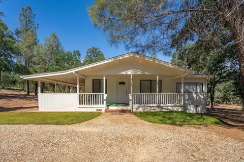 16271 Buzzard Roost Rd, Round Mountain, CA 96084