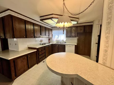 4784 White River Dr, Redding, CA 96003 photo 4