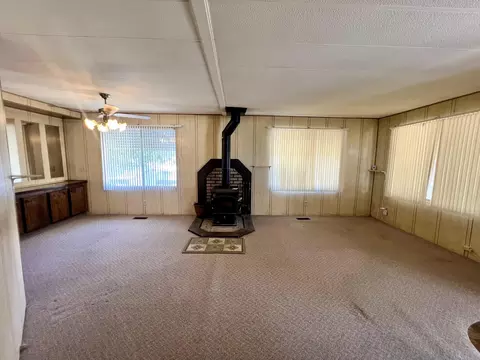 4784 White River Dr, Redding, CA 96003 photo 2
